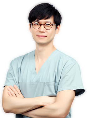 송용태 원장(수술복)