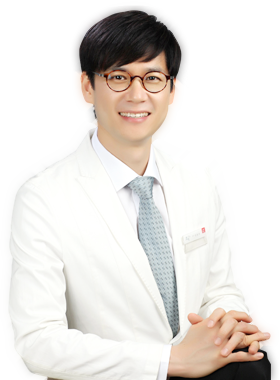송용태 원장(흰 가운)