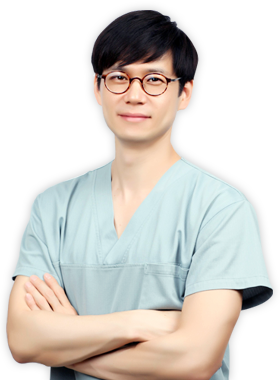 송용태 원장(수술복)